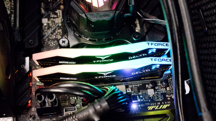 十铨科技TForce Delta TUF RGB DDR55200套件评测