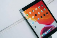 苹果iPad10采用了10.9英寸的四边等宽全面屏